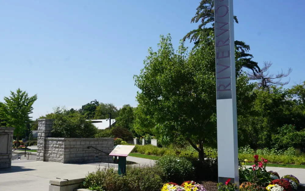 THE RIVERWOOD CONSERVATORY
